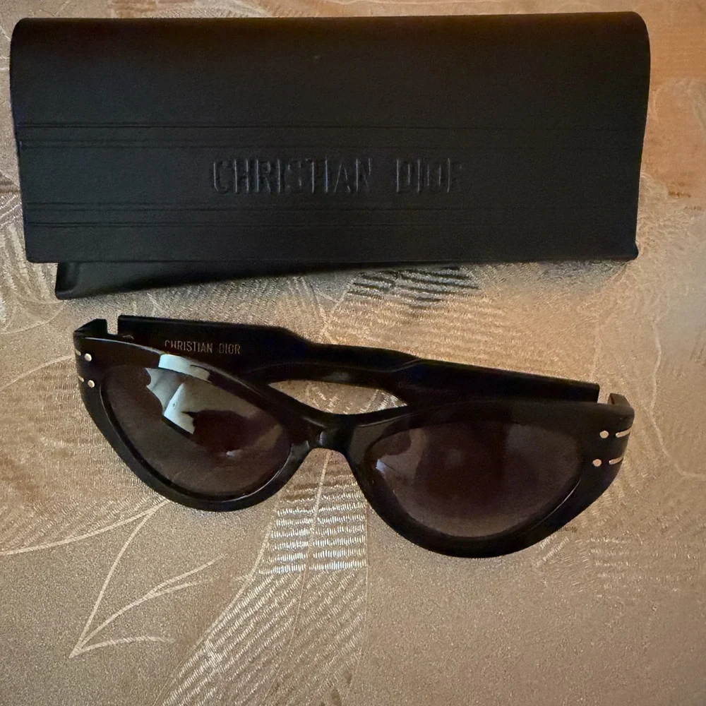 Black Dior cat Sunglasses - Picture 7 of 13